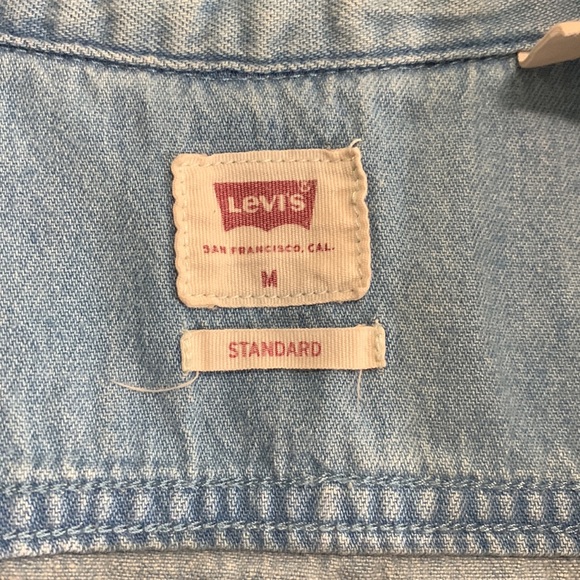 Levi’s Men’s Denim Classic Short Sleeve Button Down Shirt Sz M - Picture 3 of 5